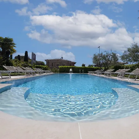 Al Sole 3* バルドリーノ